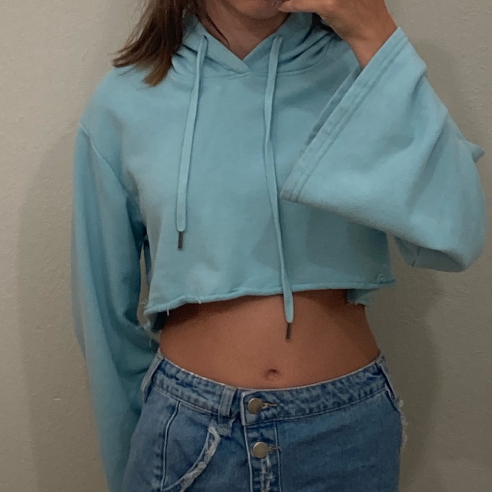 forever 21 long sleeve cropped light blue hoodie size s